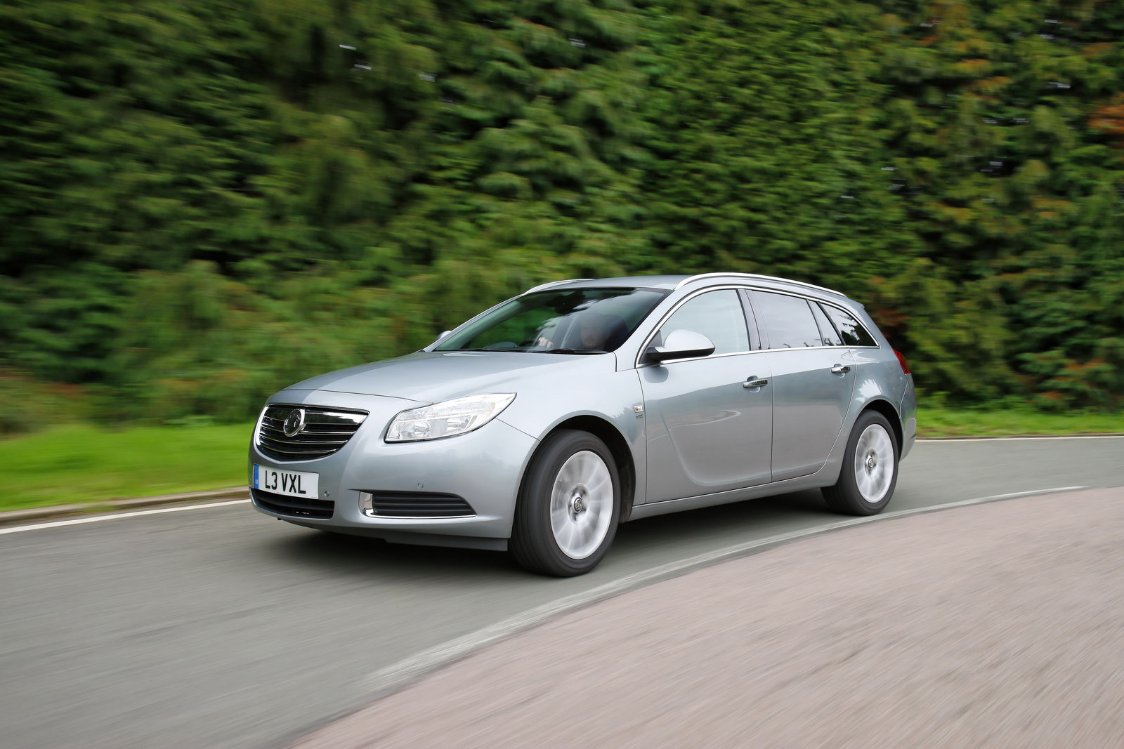 Vauxhall Insignia gains New 1.4Liter Turbo Petrol and Improved EcoFlex