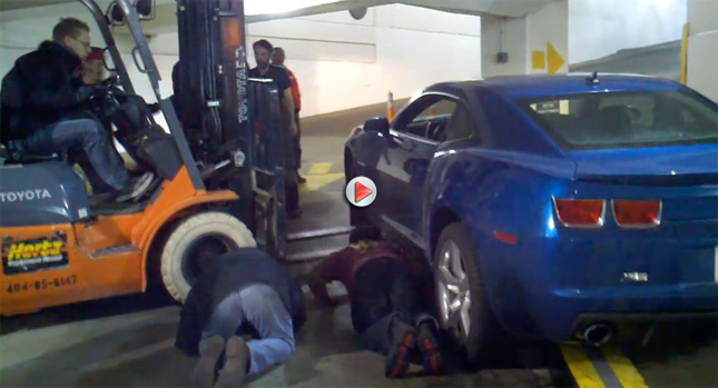  Toyota Forklift Comes to the Rescue of Chevrolet Camaro Stuck on a…Curb