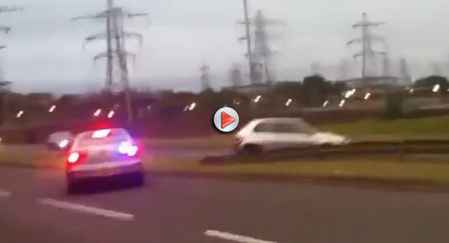  You Can’t Touch This: Boy Racer in Citroen Saxo has Cops Running in Circles