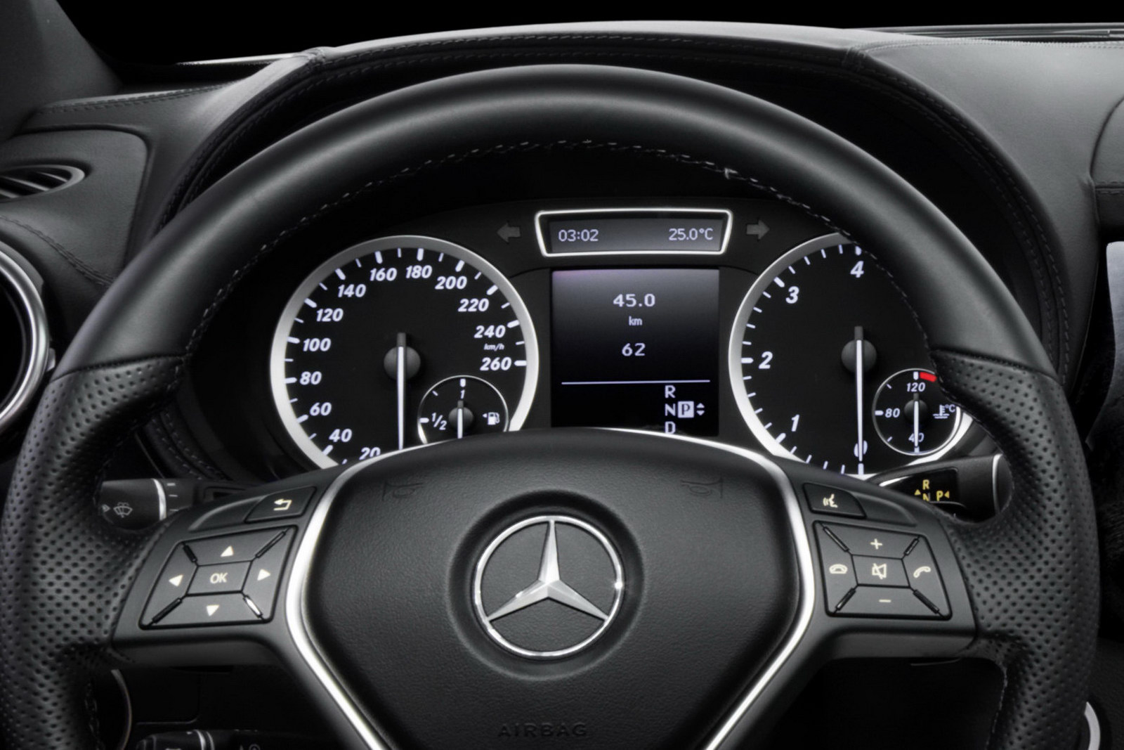 First Official Photo of New 2012 Mercedes-Benz B-Class