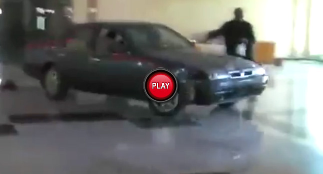  Video: Man Drives Nissan In and Out of Chinese Hospital