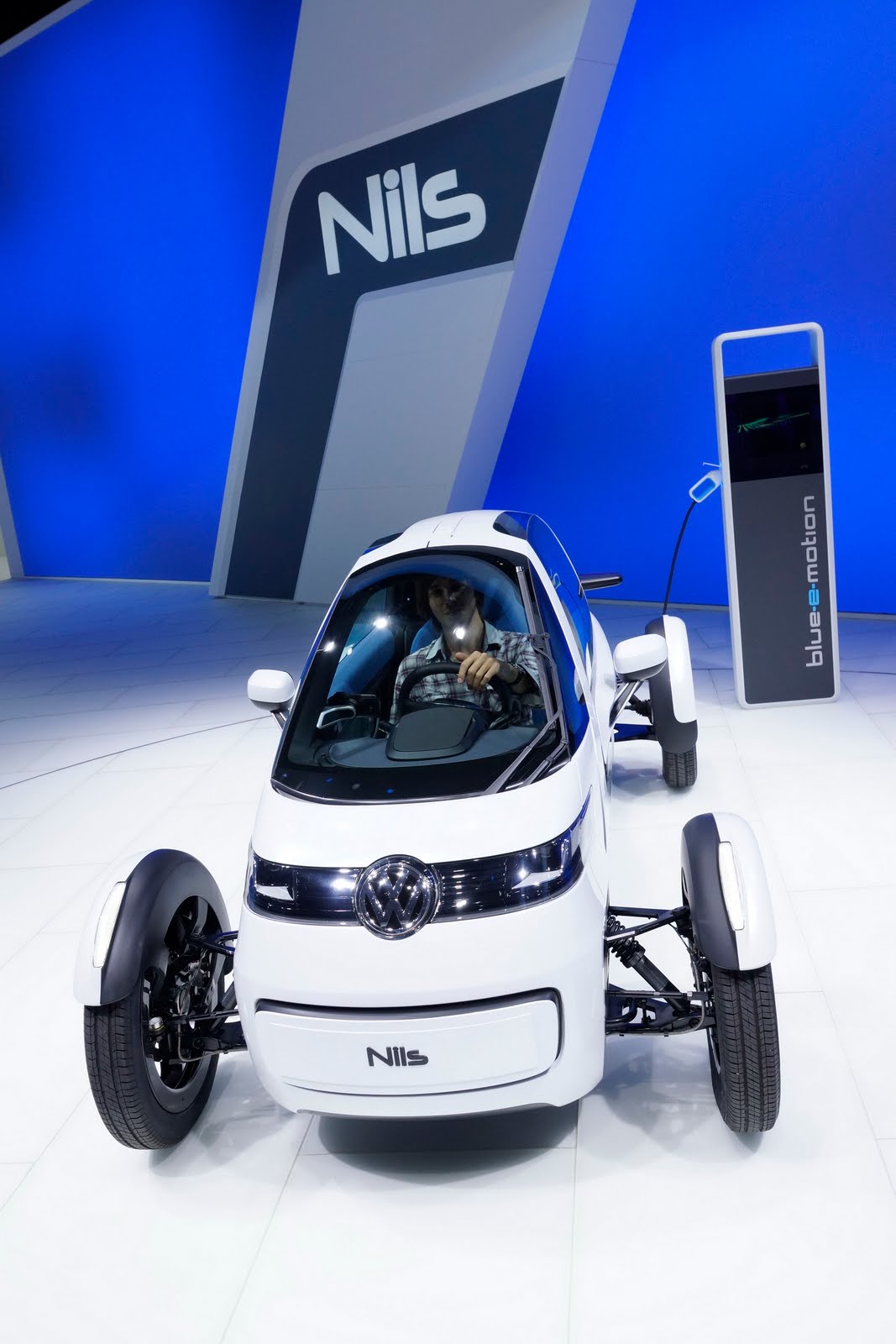 IAA 2011 Volkswagen s Single Seater NILS EV Concept 