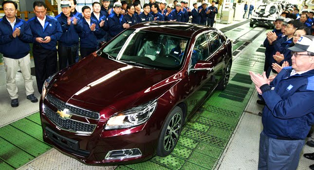  First Series Production 2012 Chevrolet Malibu Rolls Off the Assembly Line in Korea