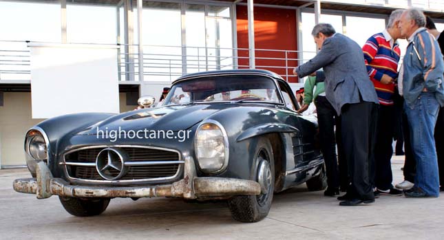  1960 Mercedes 300 SL Roadster Sold for €405,000 after Sitting in a Greek Garage for 37 Years!