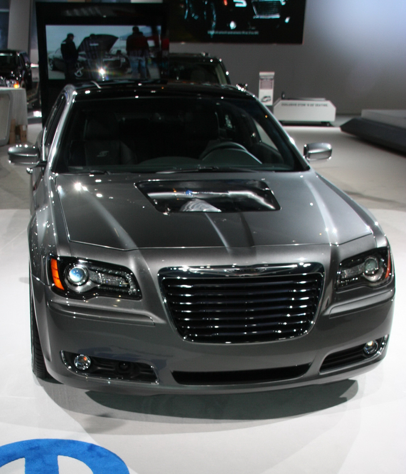 Its A Detroit Thing Chrysler 300s 426 Hemi V8 Concept Growls At The