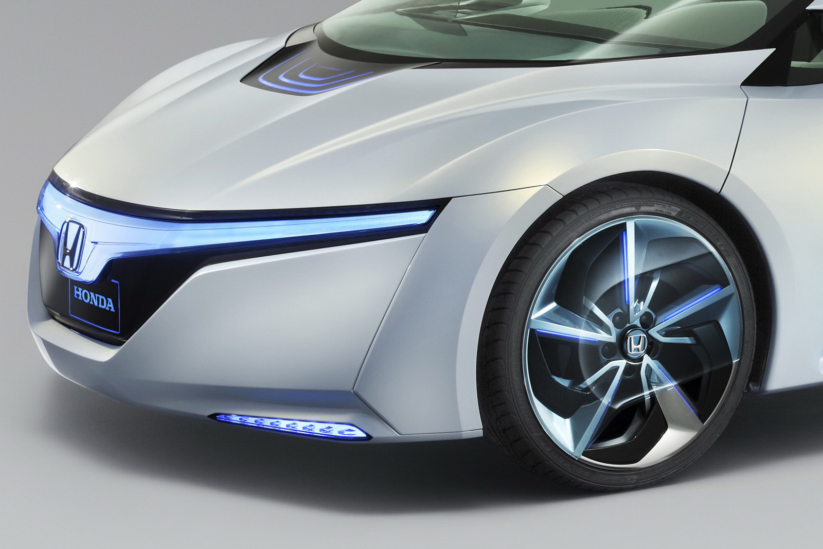 Honda Looks into the Future of Plugin Hybrids with ACX Concept