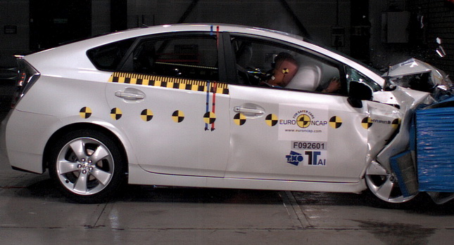  Study Finds Hybrids Safer for Passengers but More Dangerous for Pedestrians