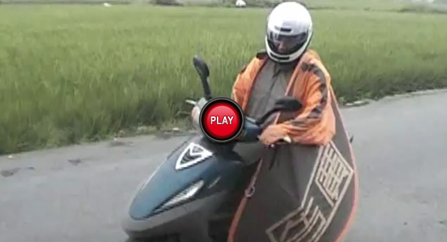  What will they Come up with Next? Chinese Motorcycle Rain…Tent [Video]