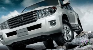 2012-Land-Cruiser-200-V8-7Carscoop 2012-Land-Cruiser-200-V8-7Carscoop