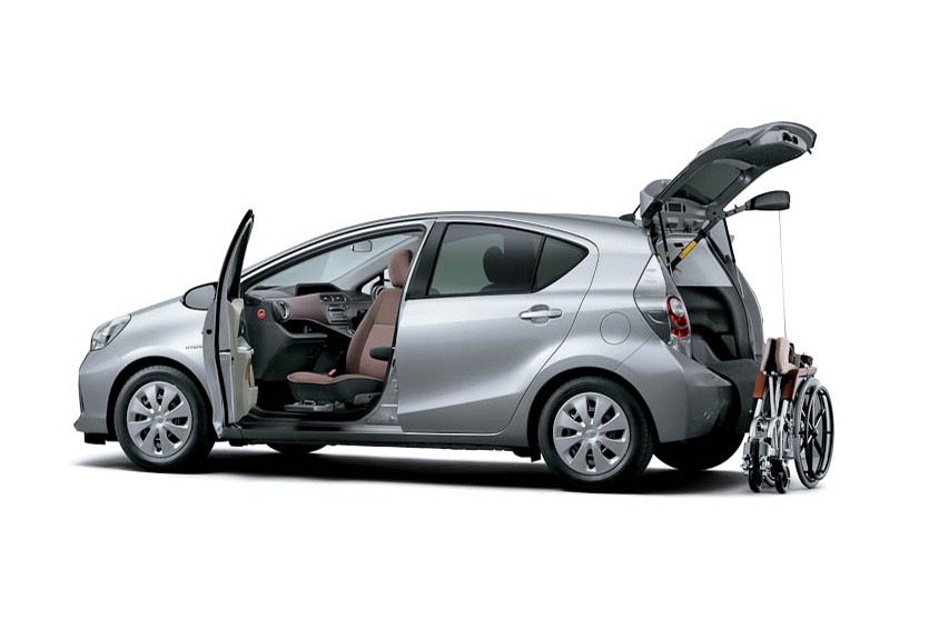 Toyota aqua hybrid 2018