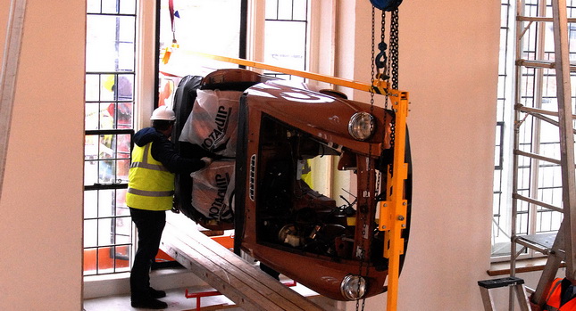  Last MGB Roadster Ever Made Returns Back Home Through the Window