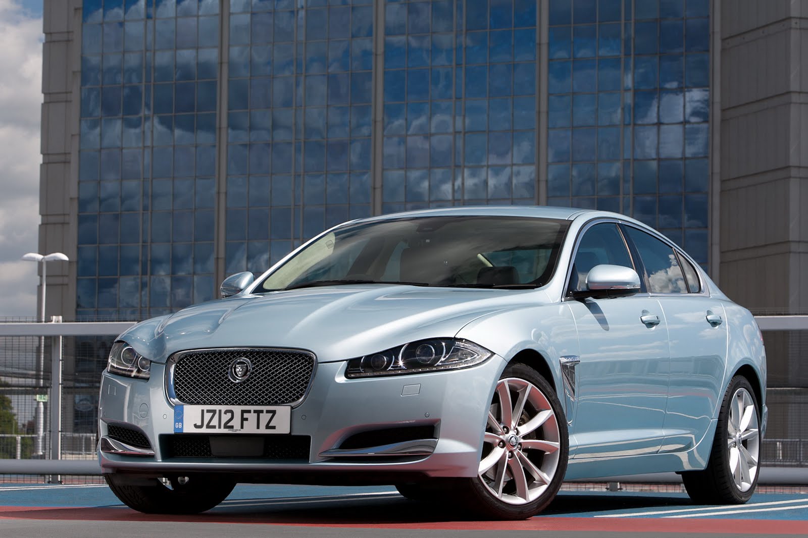  Jaguar  XF  gets New 163PS Version of 2 2 liter Turbo Diesel  