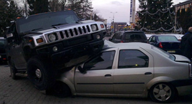  Sorry, Didn't See Ya There: Hummer H2 Parks on Top of a Dacia Logan