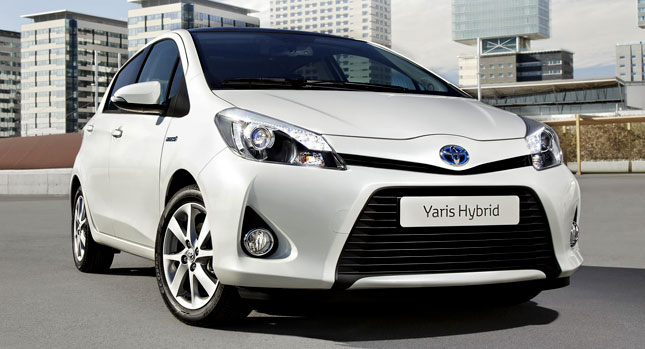  New Toyota Yaris Hybrid Makes its First Appearance Online, Debuts in Geneva