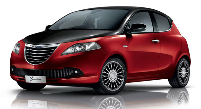 New Chrysler Ypsilon Black&Red Special Edition Arrives in Britain