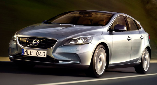  Volvo Officially Reveals New V40, Aims for 90,000 Sales Per Year