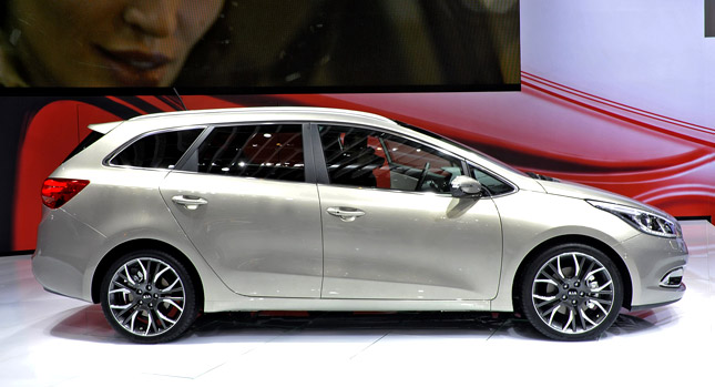  New Kia Cee'd Wagon Debuts Alongside Hatch at the Geneva Motor Show