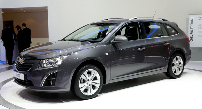  Chevrolet Debuts More Practical Cruze Station Wagon at the Geneva Motor Show