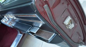 1967-Chrysler-Imperial-Crown-Coupe-14