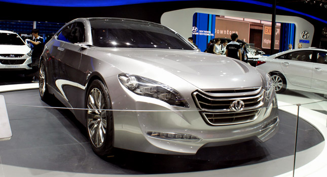  Hyundai Debuts China Market Elantra Alongside New Santa Fe and Concept Cars in Beijing