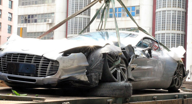  Rare Aston Martin One-77 Exotic Crashes in Hong Kong