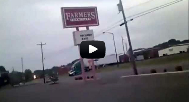  Watch a Train Smash Through a Tractor Trailer in North Carolina [Scream Warning]
