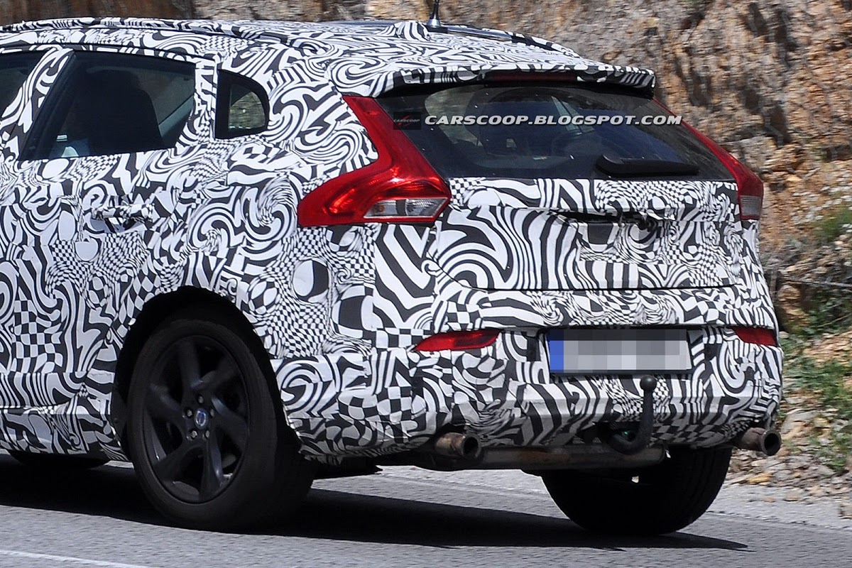 SCOOP: New Volvo XC40 Crossover Caught Disguised and…Undisguised