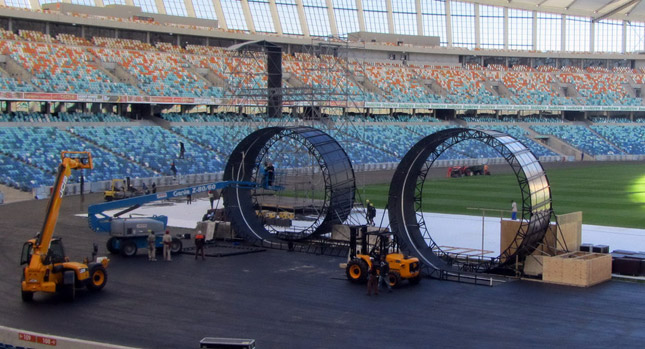  Top Gear Live Stunt Team to Attempt Record Breaking Double Loop-The-Loop Feat in South Africa