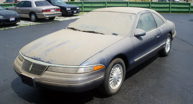  Garage Find: 1993 Lincoln Mark VIII Wakes Up After 19 Years of Slumber
