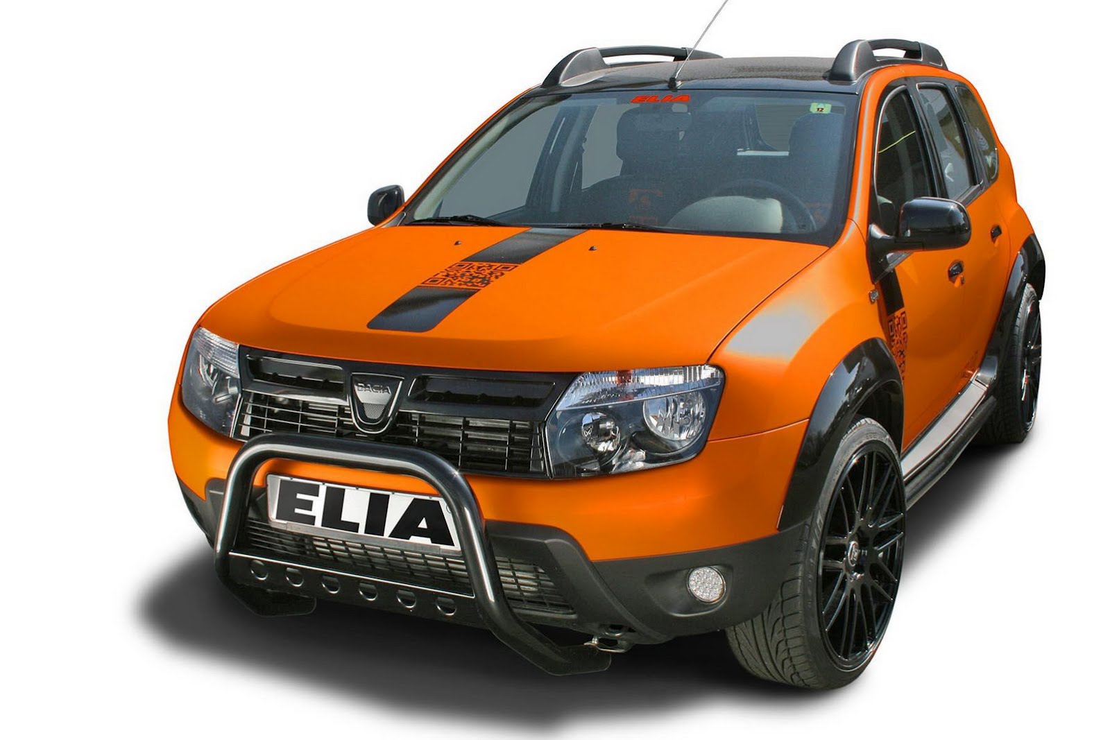 Elia Presents Two Different Tuning Takes on the Dacia Duster