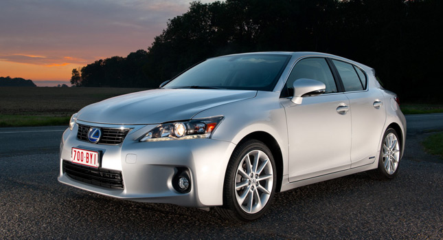  Minor Upgrades Including a New Navigation System for 2013 Lexus CT 200h