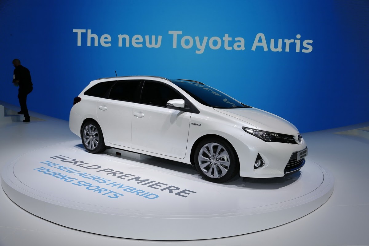 New Toyota Auris Touring Sports Targets Europe's Popular Compact