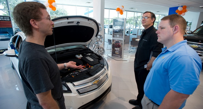  August a Record Month for Chevy Volt Sales Thanks to Big Discounts; But is it Really Good News?