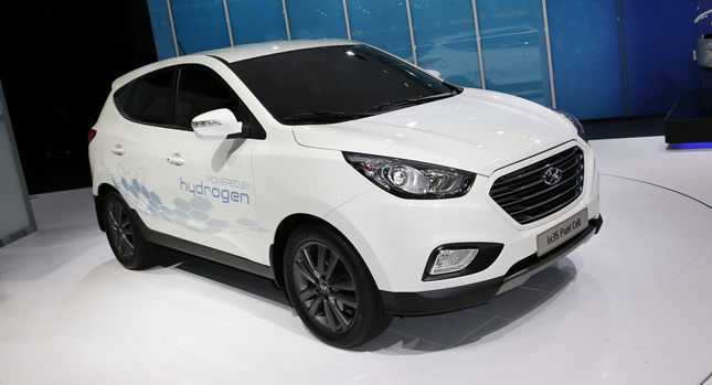  Hyundai ix35 is the First Hydrogen Fuel Cell Vehicle to Enter Series Production