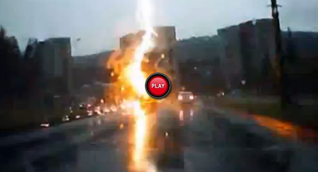  Thunderstruck: Russian Mayor's Toyota Land Cruiser Almost Hit by Lightning on the Road