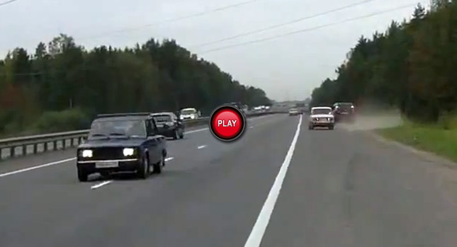  Lada 2104 Performs a Kamikaze Act on the Highway
