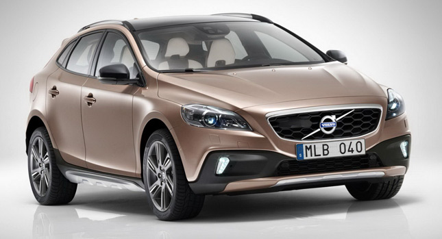  New Volvo V40 Cross Country Photos Released in Advance of the Paris Motor Show