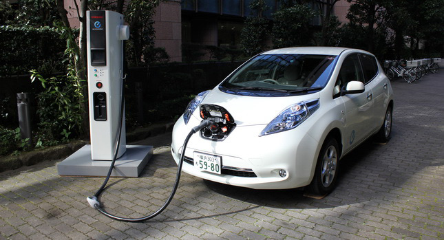  To Charge or Not to Charge? Nissan Faces Class Action Lawsuit on Leaf's Battery Range