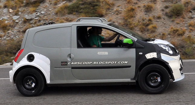  Spy Shots: Smart Engineers Put ForFour Test Mule on the Road