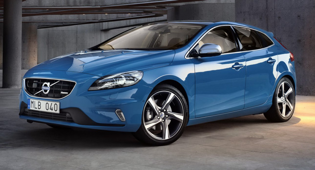  Volvo UK Puts a Price Tag on New V40 R-Design and Cross Country Models