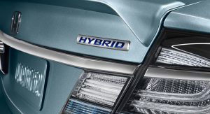 2013_Honda_Civic_Hybrid_03