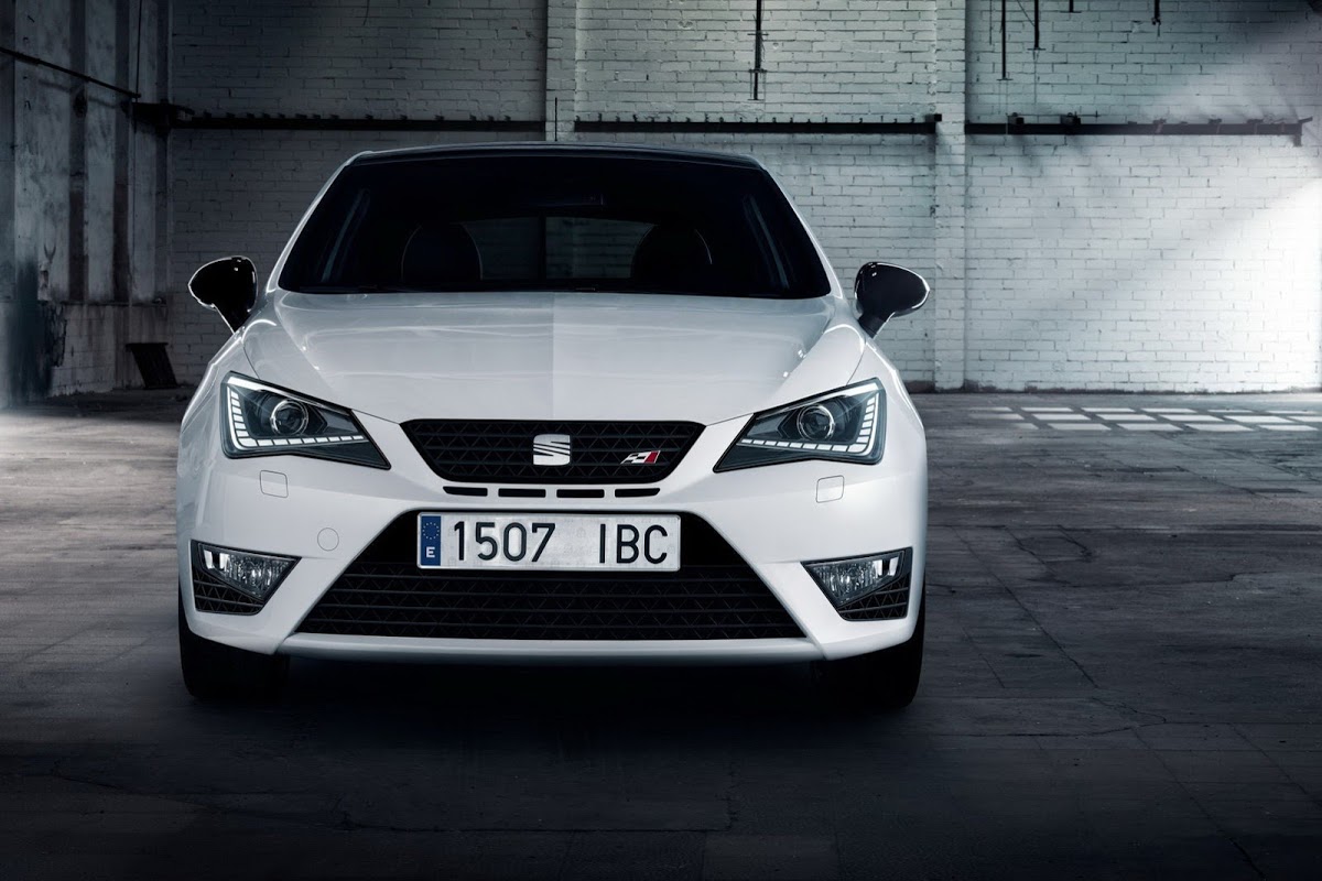 heldin monteren Vulkaan Seat Ibiza Cupra Facelift Appears in Final Production Trim, Goes from  0-100km/h (62mph) in 6.9 sec | Carscoops