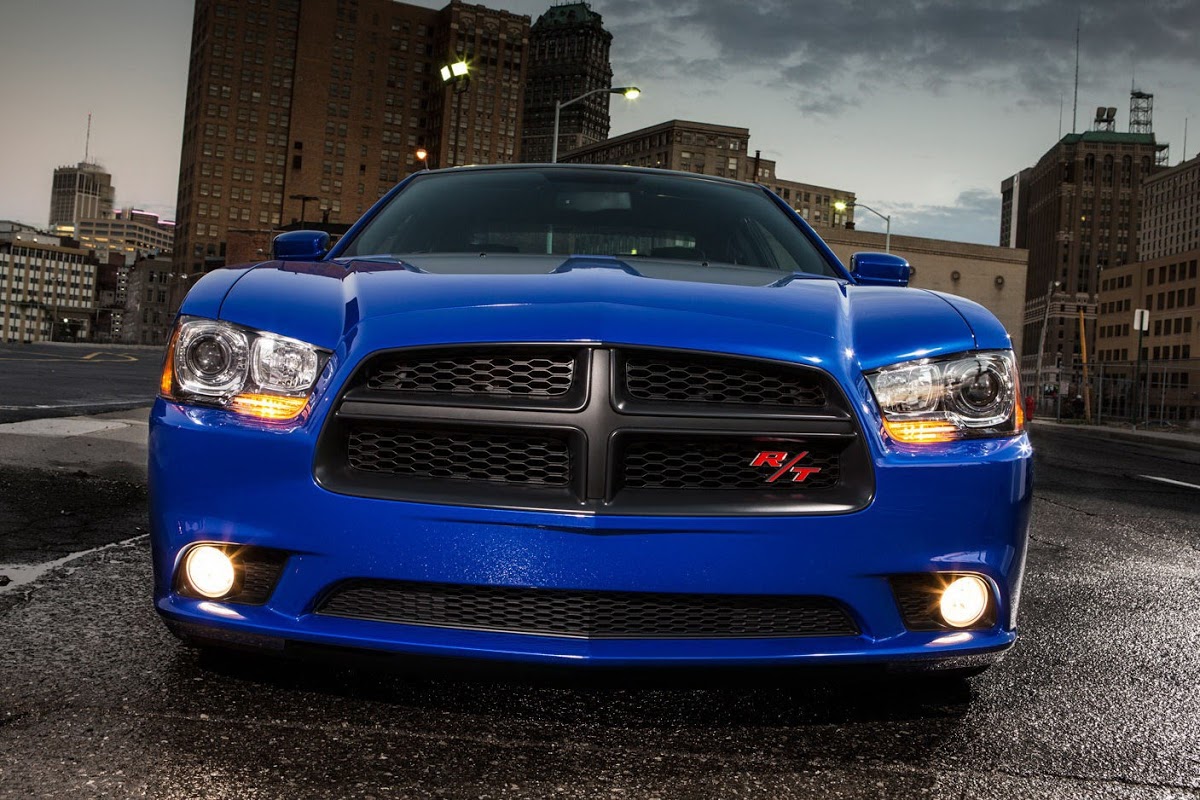 Додж charger 2013