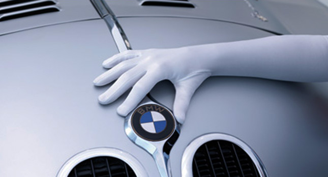  BMW to Let Museum Visitors to Have a Hands-On Experience, Just as Long as They Wear Gloves