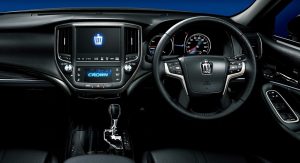 2013-Toyota-Crown-Athlete-4 2013-Toyota-Crown-Athlete-4