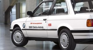 BMW-325iX-5 BMW-325iX-5