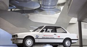 BMW-325iX-3 BMW-325iX-3