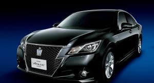 2013-Toyota-Crown-Athlete-11 2013-Toyota-Crown-Athlete-11