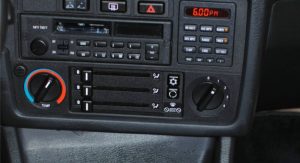 1993-BMW-325i-Convertible-24