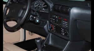 1993-BMW-325i-Convertible-18